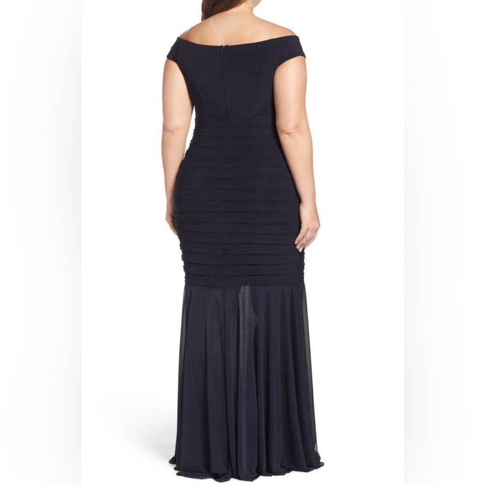 Xscape Black Off-Shoulder Elegant Maxi Dress